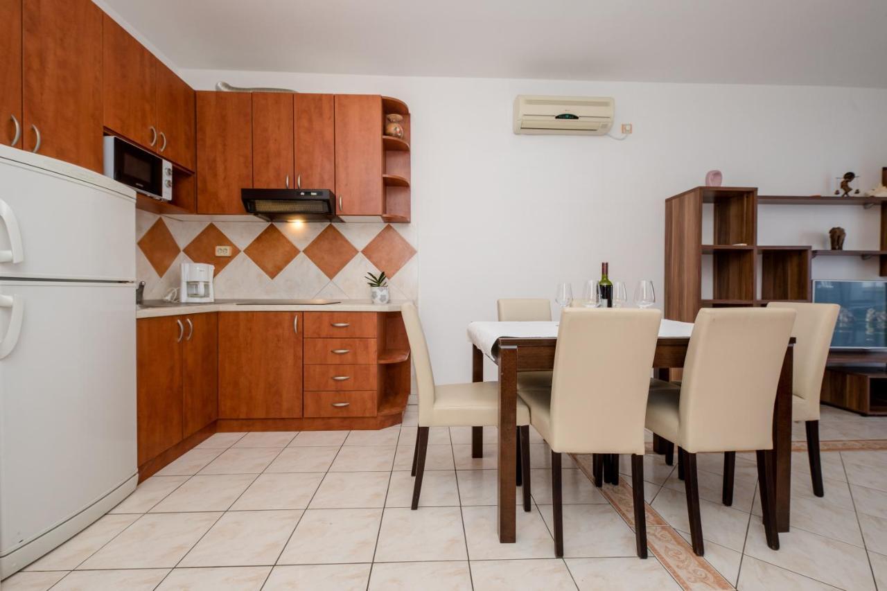 Apartments And Rooms By The Sea Supetarska Draga - Gornja, Rab - 11579 Extérieur photo