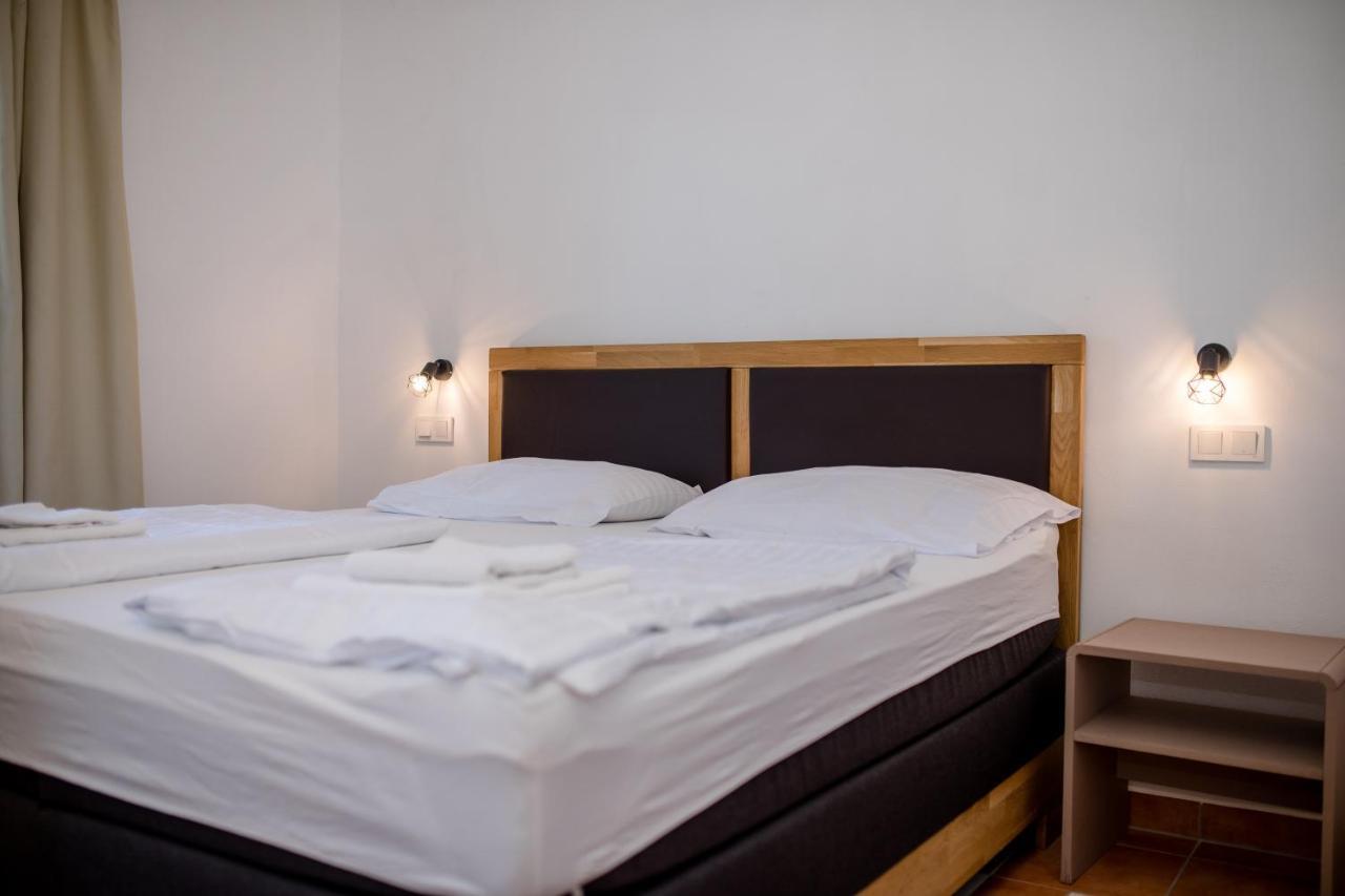 Apartments And Rooms By The Sea Supetarska Draga - Gornja, Rab - 11579 Extérieur photo