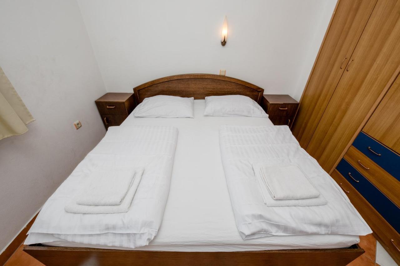 Apartments And Rooms By The Sea Supetarska Draga - Gornja, Rab - 11579 Extérieur photo