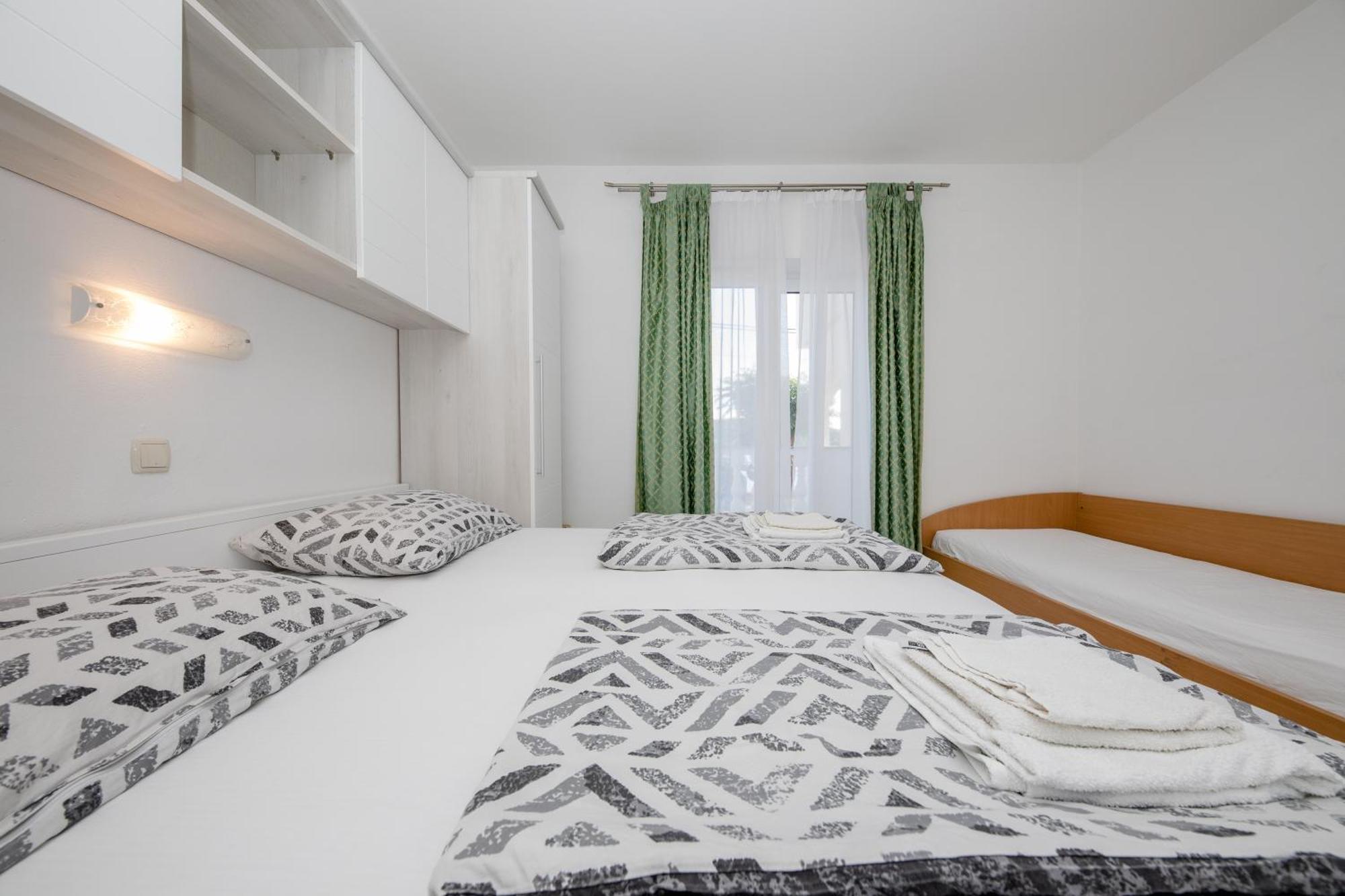 Apartments And Rooms By The Sea Supetarska Draga - Gornja, Rab - 11579 Chambre photo