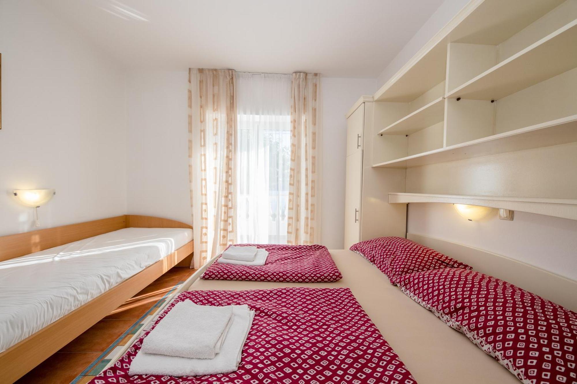 Apartments And Rooms By The Sea Supetarska Draga - Gornja, Rab - 11579 Chambre photo