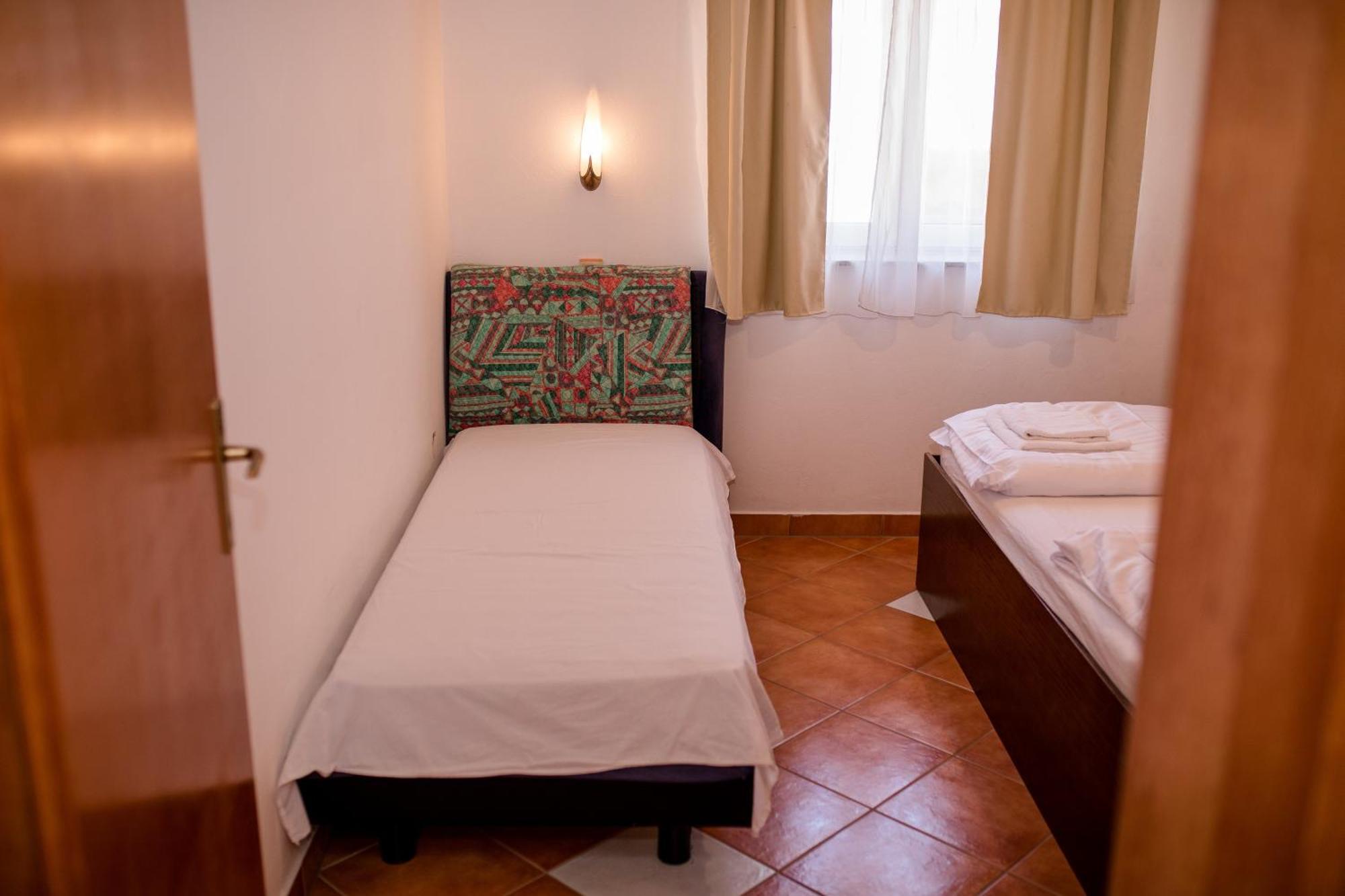 Apartments And Rooms By The Sea Supetarska Draga - Gornja, Rab - 11579 Chambre photo
